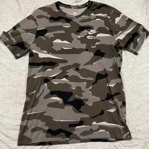Nike camo tee
